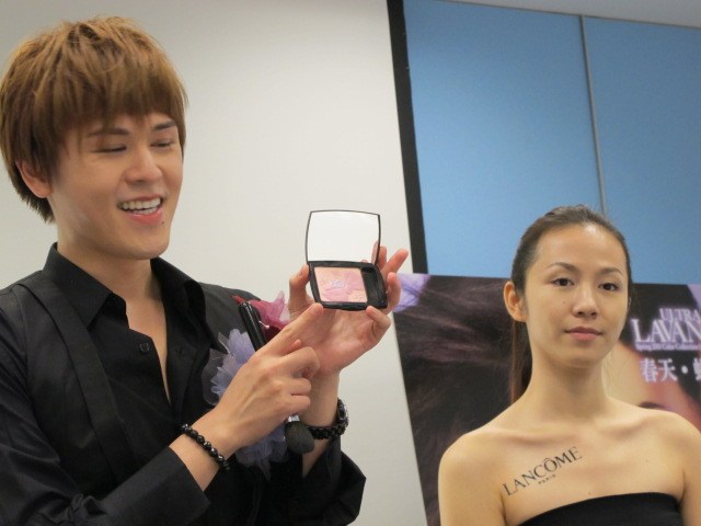 蛻變、蝶舞翩翩! LANCOME 2011春妝 春天.蝴蝶飛 & 光感奇蹟保濕底妝