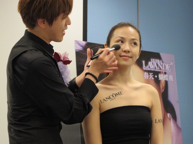蛻變、蝶舞翩翩! LANCOME 2011春妝 春天.蝴蝶飛 & 光感奇蹟保濕底妝