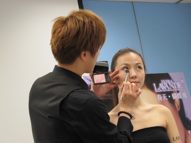 蛻變、蝶舞翩翩! LANCOME 2011春妝 春天.蝴蝶飛 & 光感奇蹟保濕底妝