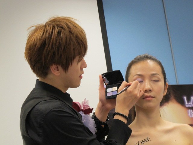 蛻變、蝶舞翩翩! LANCOME 2011春妝 春天.蝴蝶飛 & 光感奇蹟保濕底妝