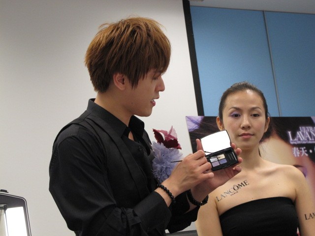 蛻變、蝶舞翩翩! LANCOME 2011春妝 春天.蝴蝶飛 & 光感奇蹟保濕底妝