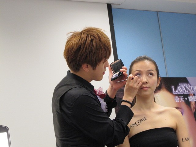 蛻變、蝶舞翩翩! LANCOME 2011春妝 春天.蝴蝶飛 & 光感奇蹟保濕底妝