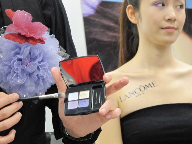 蛻變、蝶舞翩翩! LANCOME 2011春妝 春天.蝴蝶飛 & 光感奇蹟保濕底妝