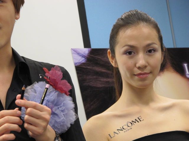 蛻變、蝶舞翩翩! LANCOME 2011春妝 春天.蝴蝶飛 & 光感奇蹟保濕底妝