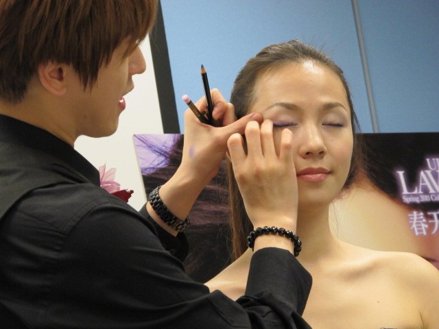 蛻變、蝶舞翩翩! LANCOME 2011春妝 春天.蝴蝶飛 & 光感奇蹟保濕底妝