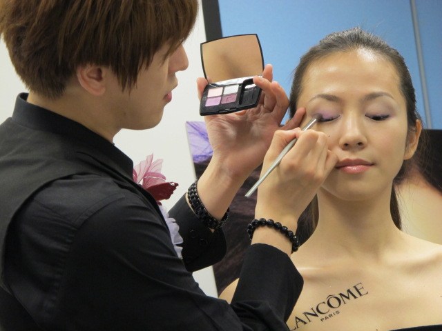 蛻變、蝶舞翩翩! LANCOME 2011春妝 春天.蝴蝶飛 & 光感奇蹟保濕底妝