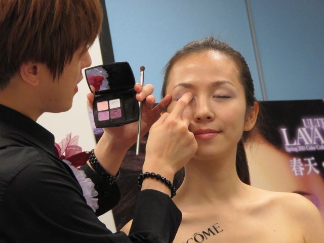 蛻變、蝶舞翩翩! LANCOME 2011春妝 春天.蝴蝶飛 & 光感奇蹟保濕底妝