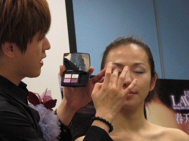 蛻變、蝶舞翩翩! LANCOME 2011春妝 春天.蝴蝶飛 & 光感奇蹟保濕底妝