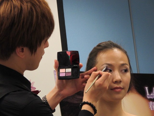 蛻變、蝶舞翩翩! LANCOME 2011春妝 春天.蝴蝶飛 & 光感奇蹟保濕底妝