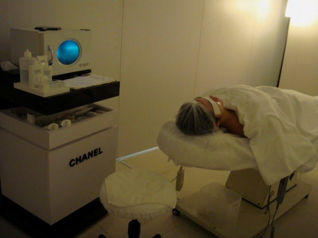 CHANEL 偷些時光享受一下悠閒的貴婦SPA