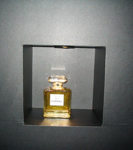 CHANEL 今晚想不想穿N°5?