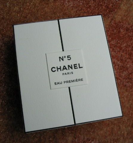 CHANEL 今晚想不想穿N°5?