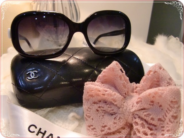 *Chanel蝴蝶結太陽眼鏡--白色圓框&巴洛克菱形雙色鑽雙C logo項鍊