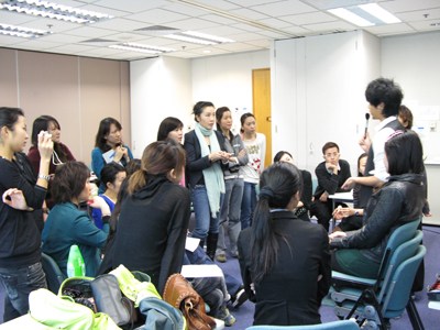 滿滿的香港彩�教學行