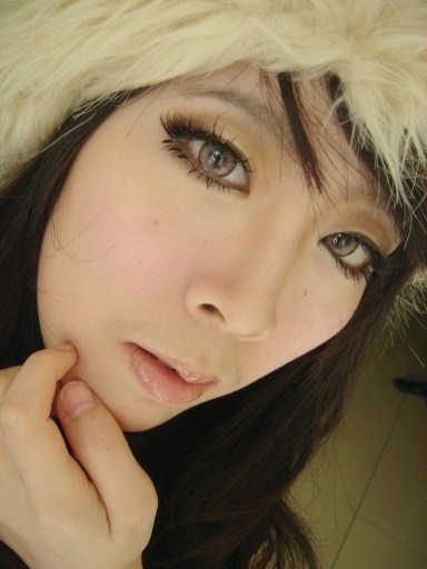 嘗試看看混血model長眼妝吧!
