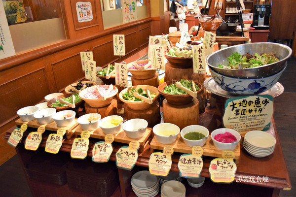 沖繩吃到飽菜園自助餐Karakara80種菜色縣廳前站必食ビュッフェカラカラ/沖繩自由行/沖繩必吃