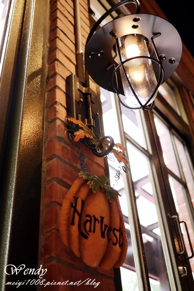 【台中 美食】草悟道二店 南瓜屋紐奧良義式餐館。魔法露露的廚房(下)