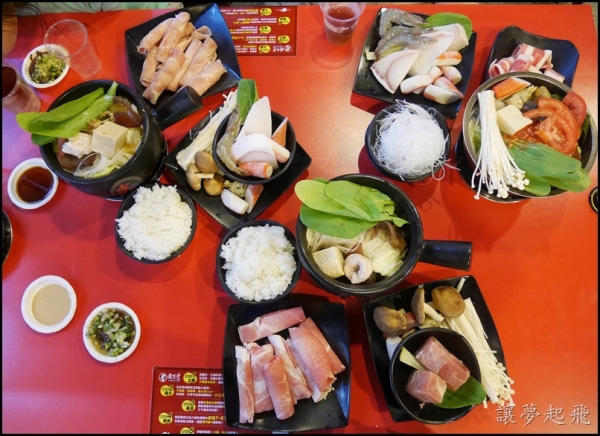 【林口美食】高CP值老先覺麻辣窯燒鍋~夏季限定仙草嫩雞鍋、客家桔醬鍋(林口三井旁)