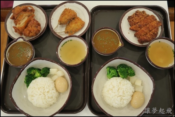 【食記】處處用心的內科 平價美食~三時午咖哩屋(內湖大潤發一店美食街)