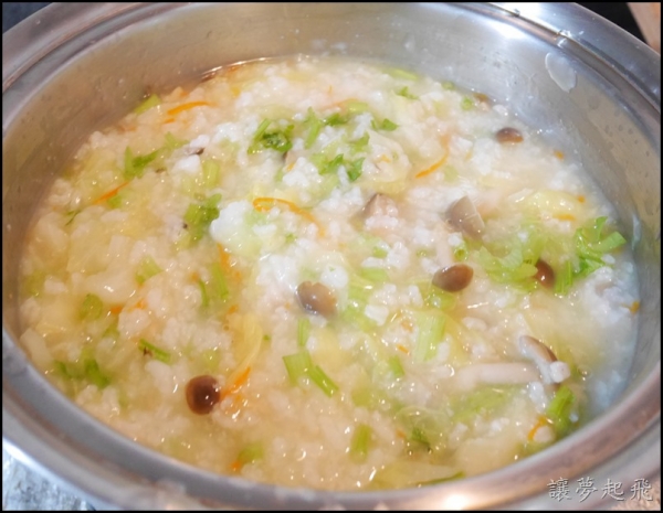 【懶人食譜】天氣冷颼颼,來碗熱呼呼的美味鹹粥吧!(以梅爾雷赫冷壓初榨橄欖油示範)