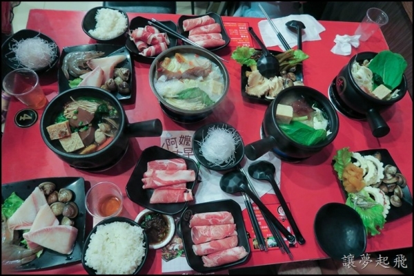 【蘆洲平價個人式火鍋】老先覺麻辣窯燒鍋 (中原店)~招牌海陸鍋/麻辣海陸鍋/鳳梨苦瓜鍋/剝皮辣椒鍋