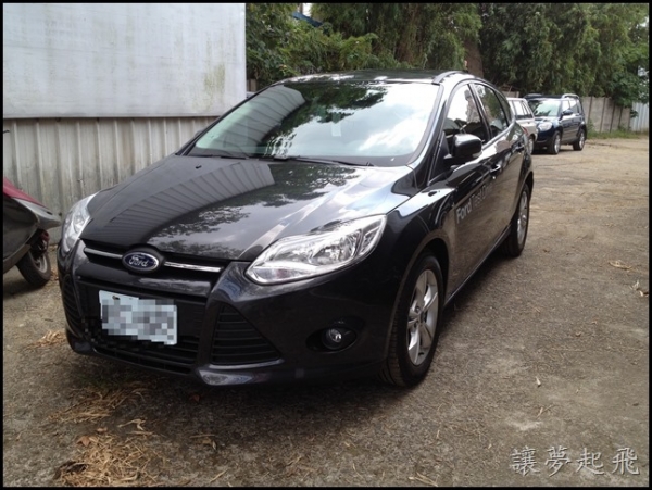 【賞車】最高規格安全配備的 Ford Focus 1.6