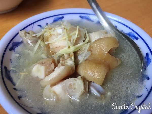 【台北美食推薦】許仔豬腳麵線 超香蒜泥乾麵線 還有不油不膩清爽豬腳湯 慈聖宮小吃都好厲害呀!!(大稻埕 大同區)