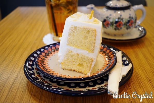 【2017首爾自由行✈弘大美食推薦】Sweet Swan 清香檸檬奶油蛋糕 不甜不膩 弘大下午茶推薦!(必吃 甜點)