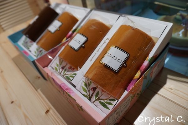 【林口美食推薦】亞尼克生乳捲 一次享用兩種口味雙捲禮盒組 不論是原味 芋頭 抹茶口味都很美味吶!