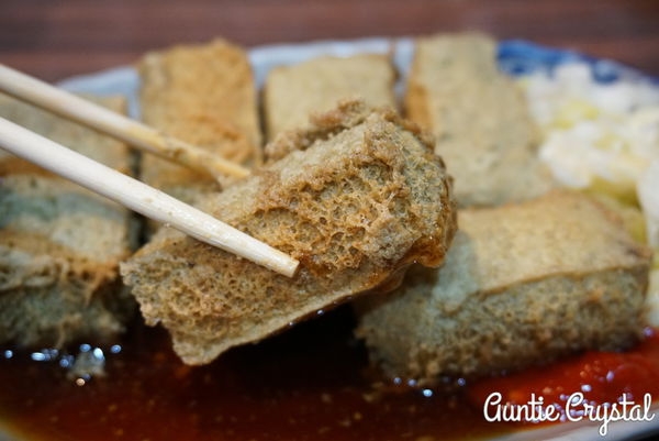 【宜蘭美食推薦】羊陶 清甜當歸羊肉湯+酥脆炸臭豆腐 舊城北路人氣小吃推薦!(小吃)