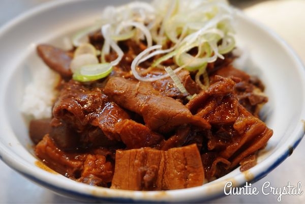【2017東京自由行築地美食推薦】きつねや 場外市場 好濃郁牛雜蓋飯 生意好好但是真的有點鹹啦!