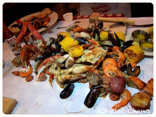【西雅圖美食推薦】The Crab Pot 新鮮海鮮好霸氣倒上桌 大啖蟹腳鮮蝦牡蠣好過癮啊!!