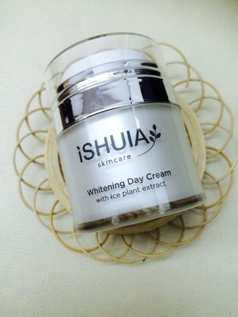 美白產品推薦。iSHUIA亮采美白保濕霜。保濕+美白。吸收速度超快。