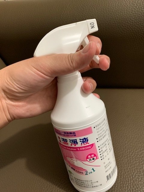 生活小物 醫強潔淨液 2合1殺菌消毒劑 免沖洗10秒速乾 無色無味的消毒妙物 Wenjie部落格 Fashionguide 華人時尚專業評鑑