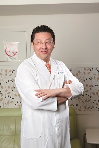 李久衡醫師照片-1.JPG