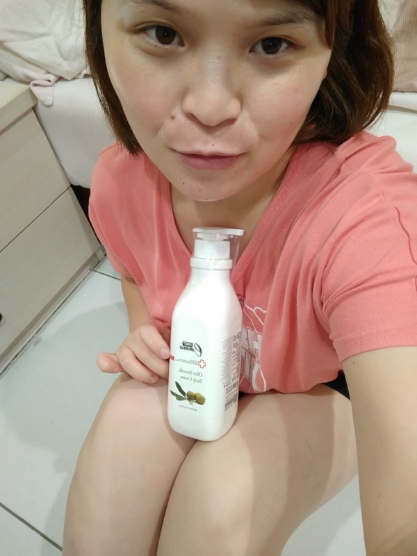|美妝保養。保養|換季與秋冬時賦予妳肌膚柔嫩光澤//Emma1997橄欖柔嫩身體乳液//