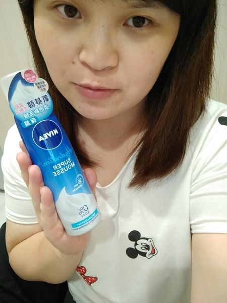 |臉部保養。體驗|100%超洗感氨基酸潔顏泡的保濕卸淨力::NIVEA妮維雅超濃密泡沫潔面系列::