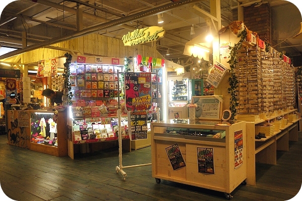 【沖繩必逛】什麼都賣的24小時二手寶物店,別拉我~