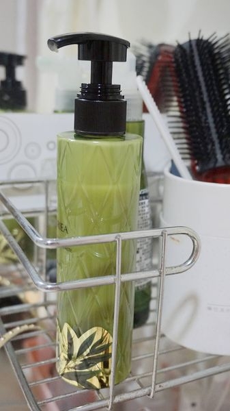 CIMG0430.JPG 【生活用品】ANRIEA法國精油擠壓式牙膏(玫瑰草、薰衣草、冷杉茶樹),擺脫異臭散發清新香氛!