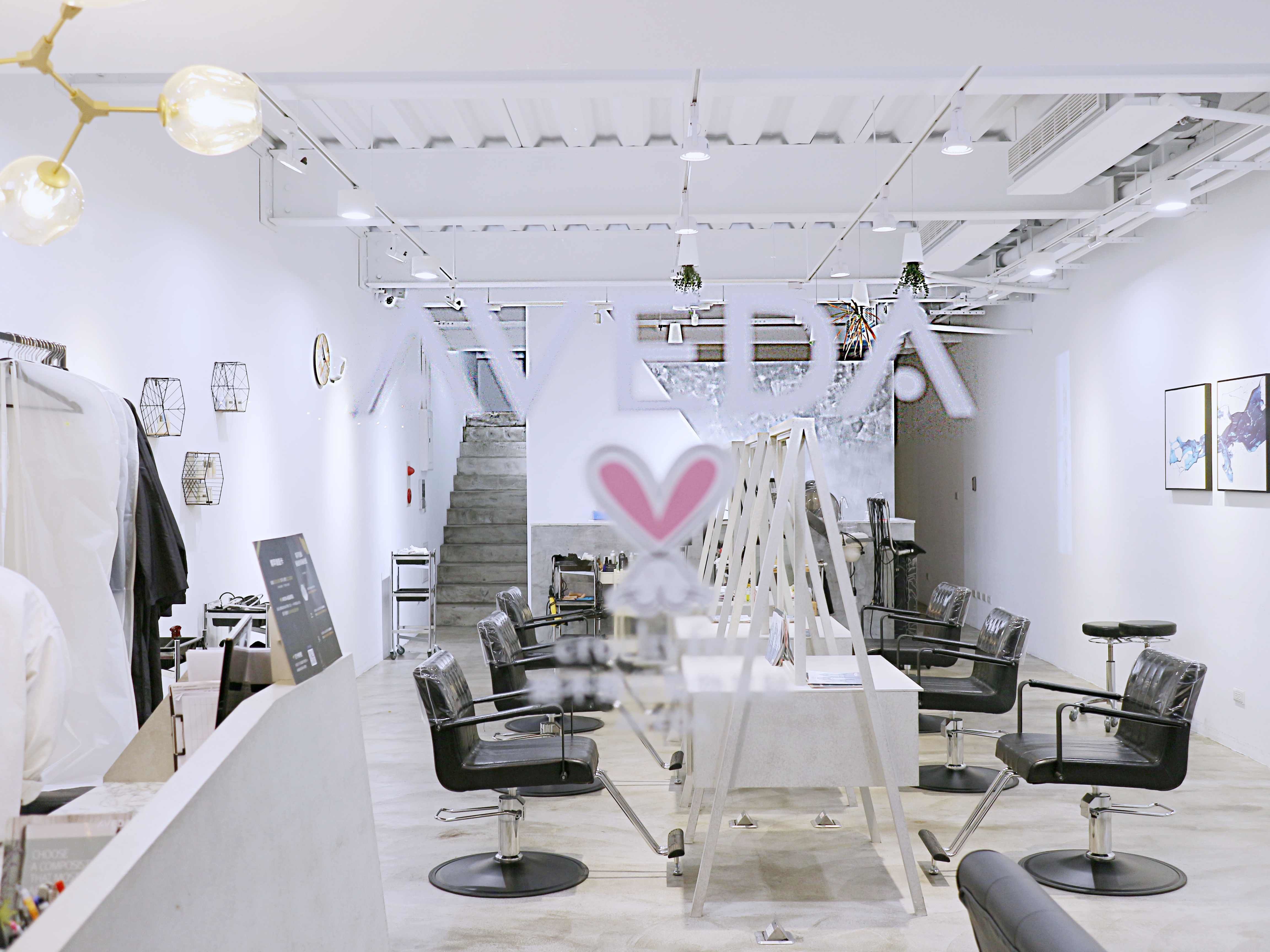 【燙髮】新竹美髮推薦X精萃髮廊二館HairDesign 肯夢AVEDA全系列花植產品 溫塑燙出豐盈蓬鬆感捲髮