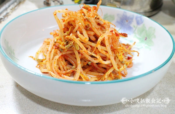 【小噗廚房】涼拌小菜~韓式(辣)涼拌豆芽(食譜)