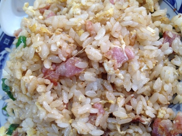 <小吃>大媽的店-俗俗阿賣~餵飽飢腸轆轆學生的大媽