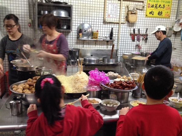 &amp;amp;amp;lt;小吃&amp;amp;amp;gt;國珍魯肉麵-在地人的元氣早餐,魯肉麵+魷魚肉羹