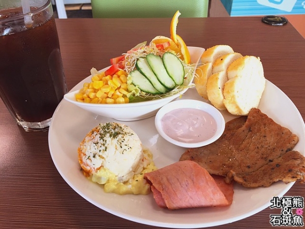 <早午餐>WOW漢堡輕食專賣店-好吃的輕食盤餐不一定要花大錢才能吃到
