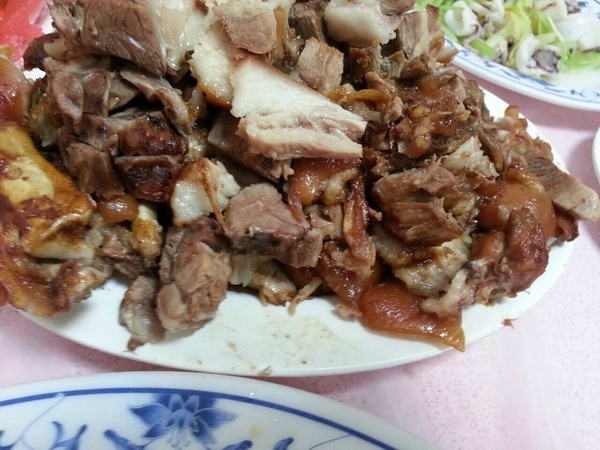 <台式餐廳>屏東海鴻飯店萬巒豬腳-好吃豬腳的悲劇連拍