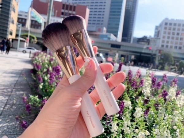 「化妝刷具推薦」居家彩妝平日專業造型人人愛不釋手-Rivau Beauty平價纖維毛刷具與美妝蛋開箱分享