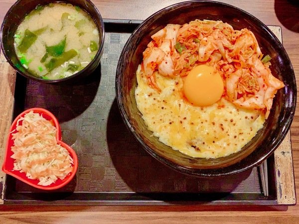 「中山站美食」日韓泡菜與起司完美邂逅-爆漿拉絲起司有機蛋混血丼飯-新丼丼飯專賣店直擊分享 「中山站美食」日韓泡菜與起司完美邂逅-爆漿拉絲起司有機蛋混血丼飯-新丼丼飯專賣店直擊分享