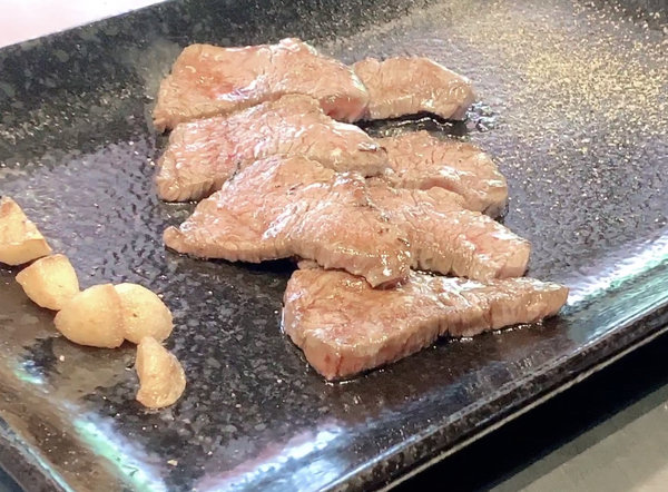 「松山區美食推薦」新鮮加拿大龍蝦海鮮肉品食材現做家庭聚會約會商務宴客首選-饗瘦創意鐵板燒直擊分享