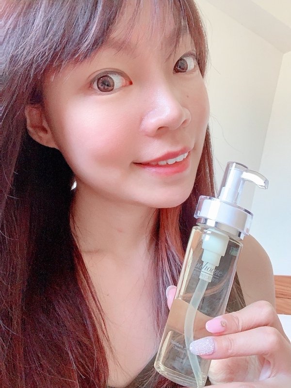 「保養」每日肌膚透亮煥白修護抗齡保養聖品-Youhouse花漾美人禮盒組美白保濕八件組開箱分享
