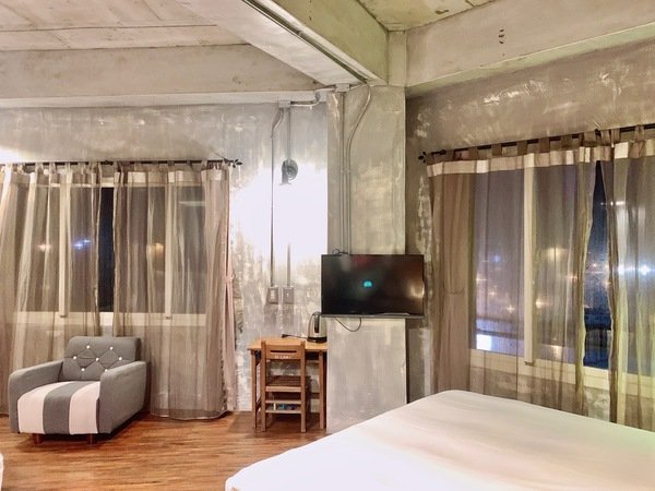 「花蓮旅遊」花蓮租車三天二夜輕旅行自駕遊，盛夏消暑追鯨趣-花蓮永宬租車，老時光燒肉酒肴，欣欣麵館不是麵店，小花公寓民宿與窩WOW青年旅館直擊分享